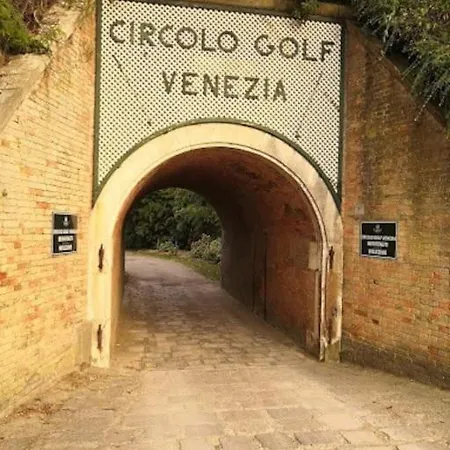 Oblo N.8 - Villetta A Due Passi Dal Mare Vakantiehuis Venetië-Lido